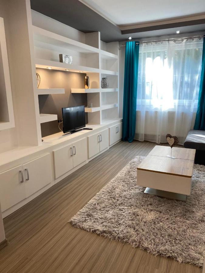 דברצן Gabrielle2 Apartman מראה חיצוני תמונה