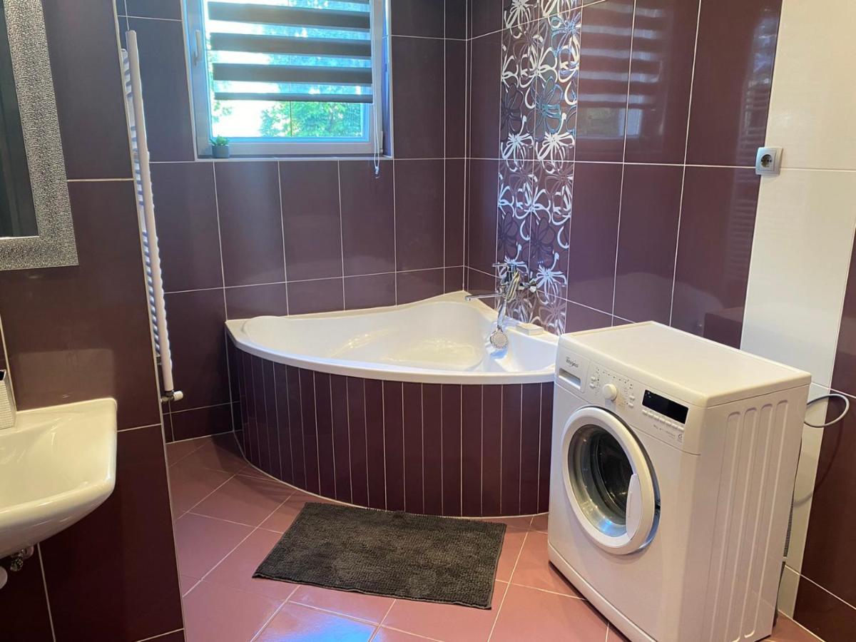 דברצן Gabrielle2 Apartman מראה חיצוני תמונה