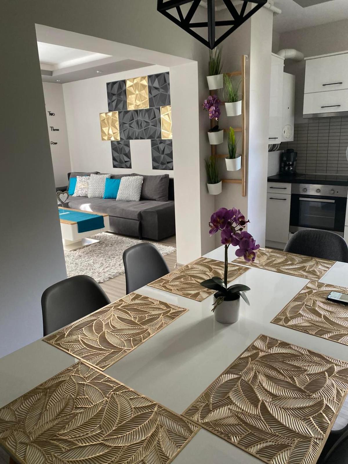 דברצן Gabrielle2 Apartman מראה חיצוני תמונה